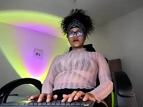 Ale xandra online show from 10/25/25, 03:38