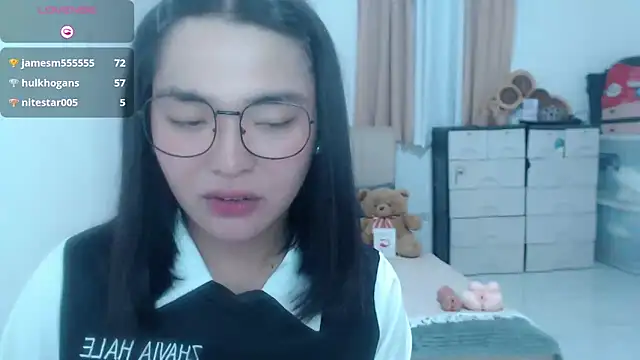 Snapshot of zhaviahale21 chatting on 07/20/26, 06:43 zhaviahale21 online show from 07/20/26, 06:43