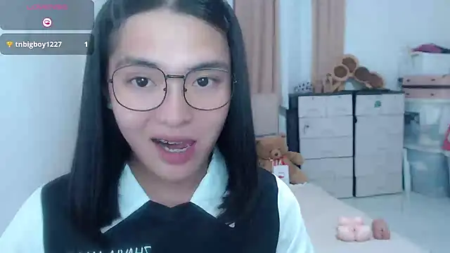 Snapshot of zhaviahale21 chatting on 07/28/26, 02:24 zhaviahale21 online show from 07/28/26, 02:24