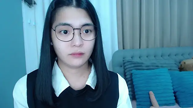 zhaviahale21 online show from 10/30/25, 08:56