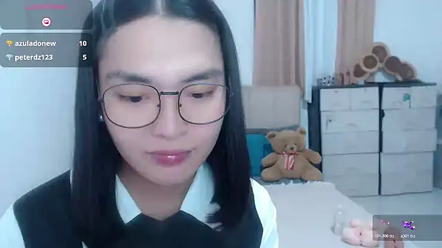 Snapshot of zhaviahale21 chatting on 08/01/26, 12:03 zhaviahale21 online show from 08/01/26, 12:03