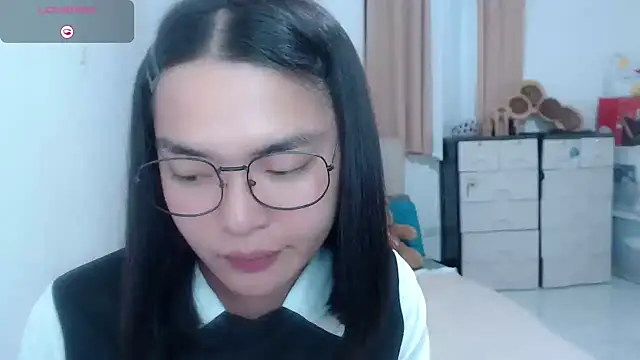 Snapshot of zhaviahale21 chatting on 07/27/26, 01:18 zhaviahale21 online show from 07/27/26, 01:18