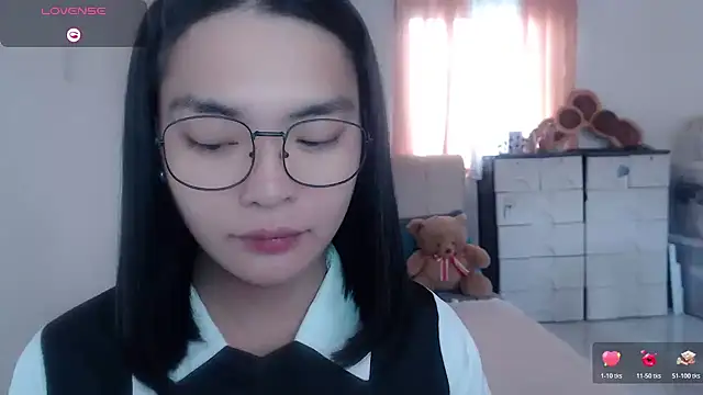 Snapshot of zhaviahale21 chatting on 08/05/26, 04:39 zhaviahale21 online show from 08/05/26, 04:39