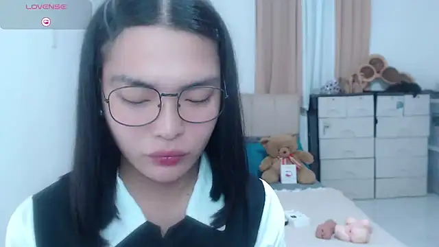 Snapshot of zhaviahale21 chatting on 08/09/26, 03:40 zhaviahale21 online show from 08/09/26, 03:40