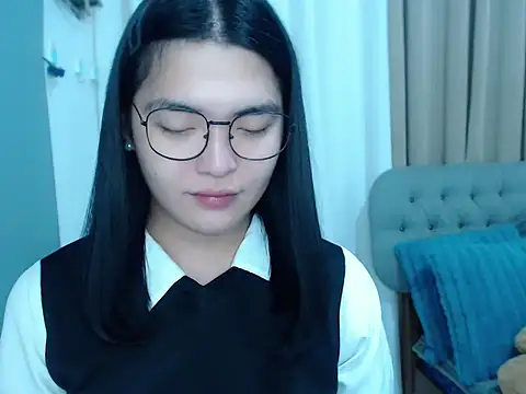 zhaviahale21 online show from 10/12/25, 03:30