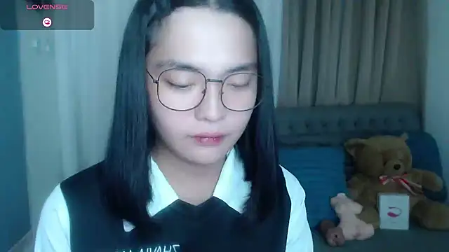 Snapshot of zhaviahale21 chatting on 07/17/26, 01:36 zhaviahale21 online show from 07/17/26, 01:36