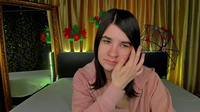  Polly Love  online show from 04/05/26, 06:20