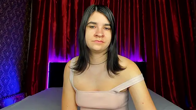  Polly Love  online show from 04/03/26, 06:09