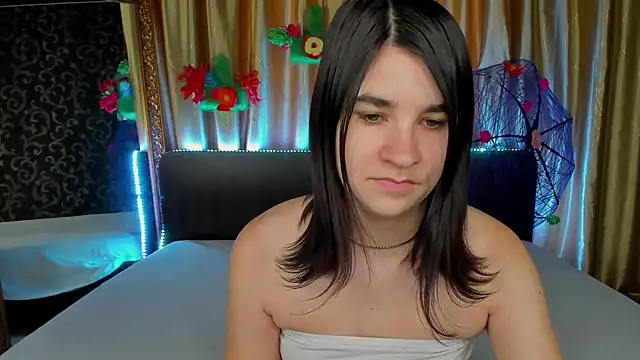  Polly Love  online show from 04/04/26, 05:58