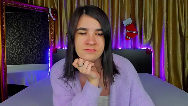  Polly Love  online show from 12/15/25, 01:06