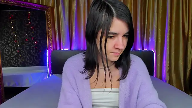  Polly Love  online show from 12/03/25, 07:19