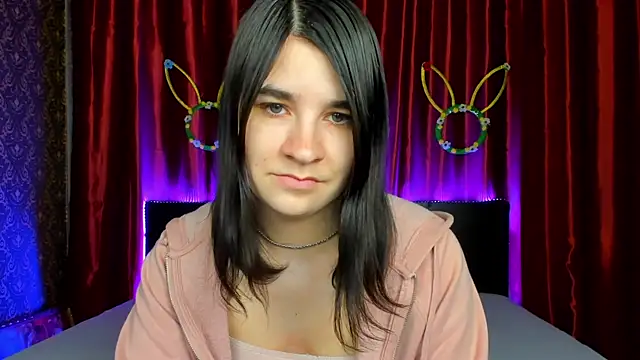  Polly Love  online show from 04/11/26, 07:56