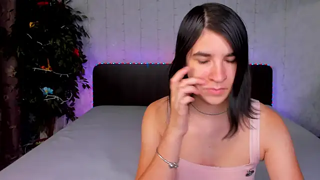  Polly Love  online show from 09/19/25, 06:06