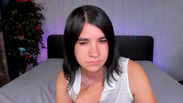  Polly Love  online show from 09/09/25, 08:35