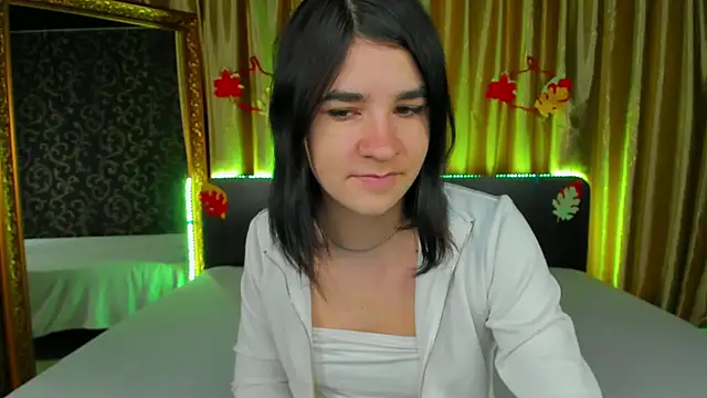  Polly Love  online show from 10/20/25, 06:04