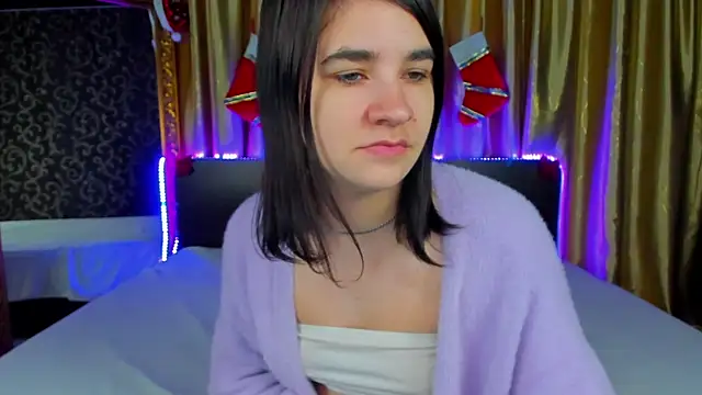  Polly Love  online show from 12/18/25, 07:13