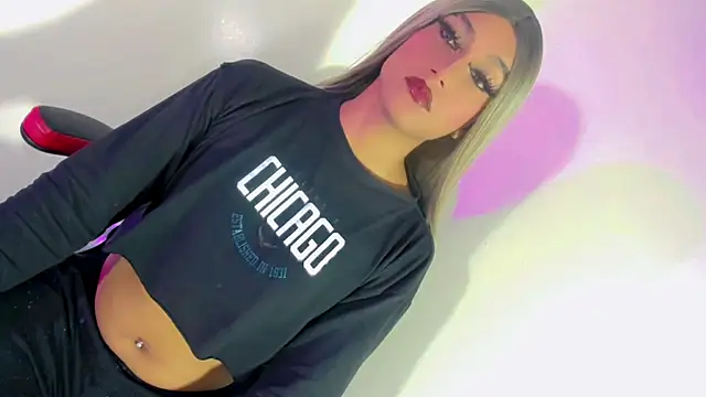 Snapshot of Sabrina_gil_ chatting on 01/31/25, 07:40 Sabrina gil online show from 01/31/25, 07:40