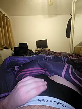 Snapshot of AshWinter chatting on 03/18/25, 10:04 AshWinter online show from 03/18/25, 10:04