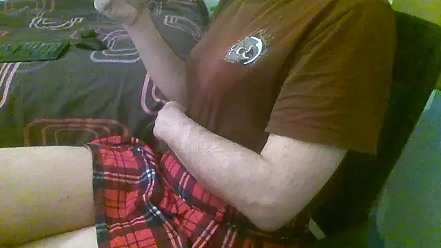 Snapshot of AshWinter chatting on 12/11/24, 12:44 AshWinter online show from 12/11/24, 12:44