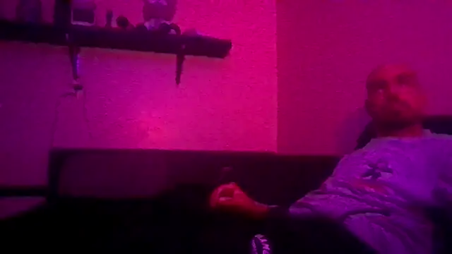 nakedtony81 online show from 12/22/25, 04:01