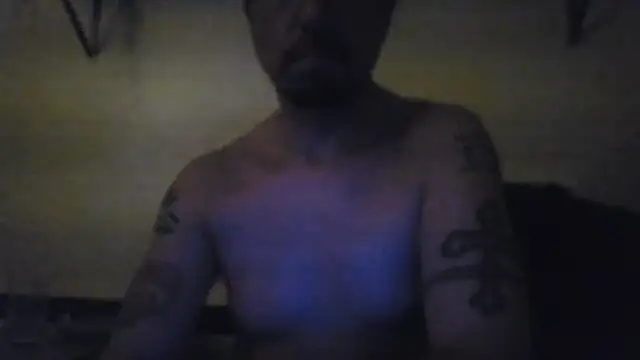 Snapshot of nakedtony81 chatting on 06/04/26, 04:22 nakedtony81 online show from 06/04/26, 04:22