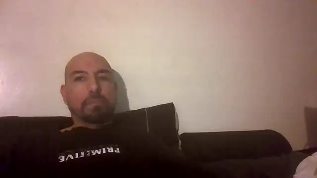 Snapshot of nakedtony81 chatting on 03/30/26, 06:15 nakedtony81 online show from 03/30/26, 06:15