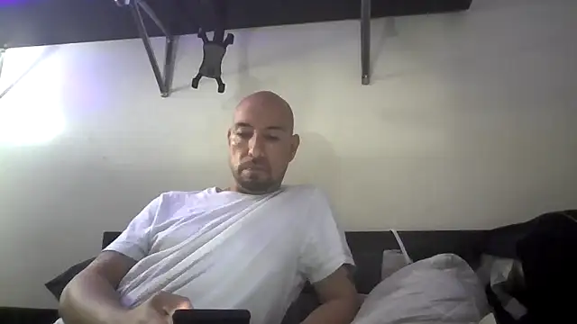 nakedtony81 online show from 02/06/26, 03:41