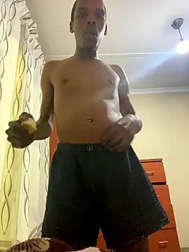 Snapshot of skyfall200 chatting on 10/09/25, 09:04 skyfall200 online show from 10/09/25, 09:04