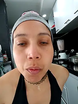 KimPielCanela online show from 10/21/25, 04:50