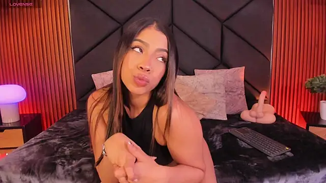 Snapshot of Alejandra_Vives chatting on 12/22/25, 08:20 Alejandra Vives online show from 12/22/25, 08:20