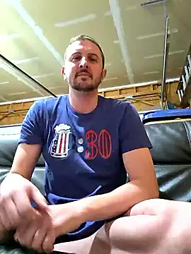 Snapshot of MrMechanic38 chatting on 02/28/26, 12:43 MrMechanic38 online show from 02/28/26, 12:43