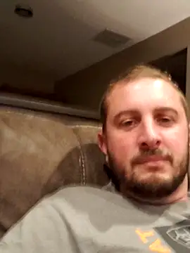 Snapshot of MrMechanic38 chatting on 03/01/25, 03:05 MrMechanic38 online show from 03/01/25, 03:05