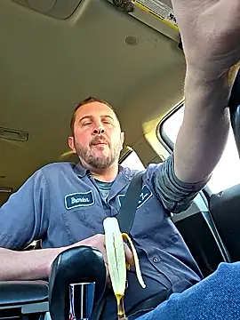 Snapshot of MrMechanic38 chatting on 02/18/26, 01:51 MrMechanic38 online show from 02/18/26, 01:51