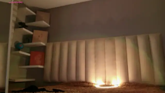 Megan mooree  online show from 03/06/26, 01:17