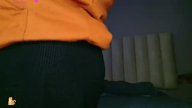 Megan mooree  online show from 11/05/25, 12:19