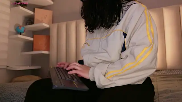 Megan mooree  online show from 04/28/26, 12:31