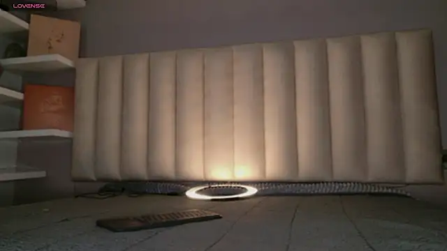 Megan mooree  online show from 04/10/26, 12:34