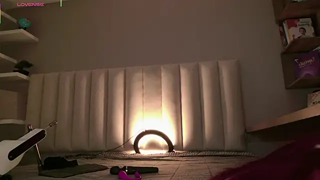 Megan mooree  online show from 12/02/25, 12:18