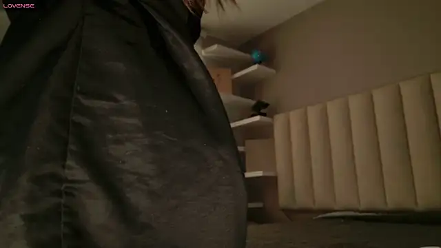 Megan mooree  online show from 11/01/25, 02:11