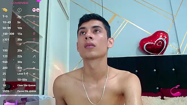 Snapshot of Oliver_king_sex chatting on 03/06/25, 06:16 Oliver king sex online show from 03/06/25, 06:16