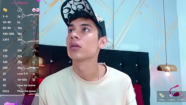 Snapshot of Oliver_king_sex chatting on 03/11/25, 05:46 Oliver king sex online show from 03/11/25, 05:46