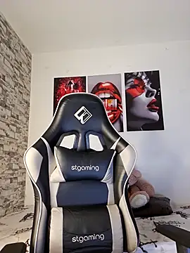 Antonella2 m online show from 12/17/25, 01:05