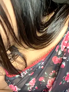 Snapshot of IndieSM chatting on 02/18/26, 10:06 IndieSM online show from 02/18/26, 10:06