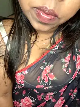 Snapshot of IndieSM chatting on 02/15/26, 07:46 IndieSM online show from 02/15/26, 07:46