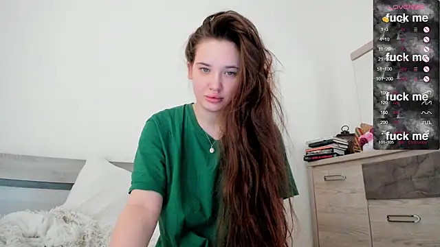 Snapshot of Holly_Molii chatting on 02/22/25, 05:12 Holly Molii online show from 02/22/25, 05:12
