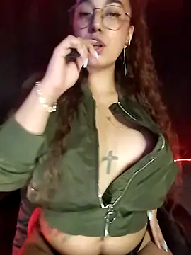 liannalee  online show from 11/13/25, 08:57