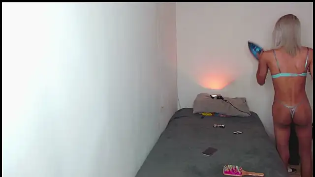 ChristinaSaphier online show from 10/16/25, 09:01