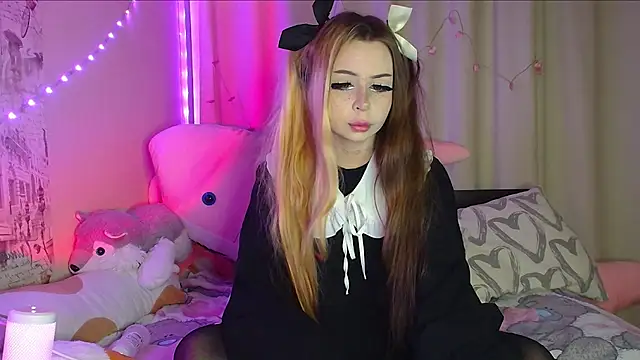 Snapshot of suemeow chatting on 03/15/25, 12:47 suemeow online show from 03/15/25, 12:47