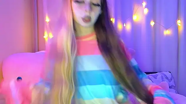 Snapshot of suemeow chatting on 11/12/25, 07:29 suemeow online show from 11/12/25, 07:29