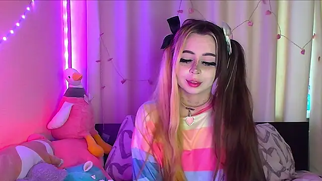 Snapshot of suemeow chatting on 02/23/25, 05:56 suemeow online show from 02/23/25, 05:56